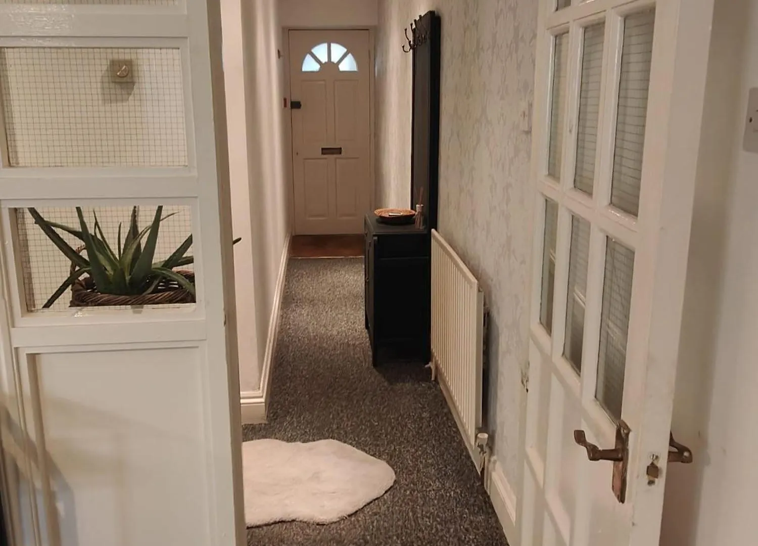 Beachfront 2-Bedroom Garden Flat With Hot Tub, Sleeps 8 Brighton Storbritannien
