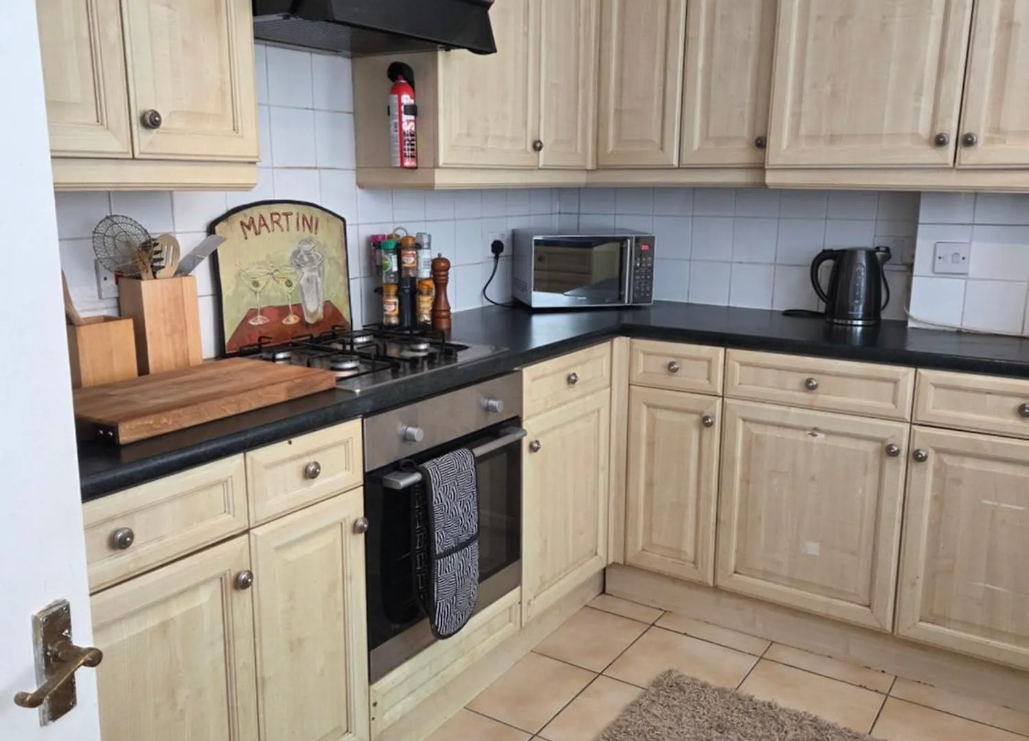 Apartman Beachfront 2-Bedroom Garden Flat With Hot Tub, Sleeps 8 Brighton Egyesült Királyság